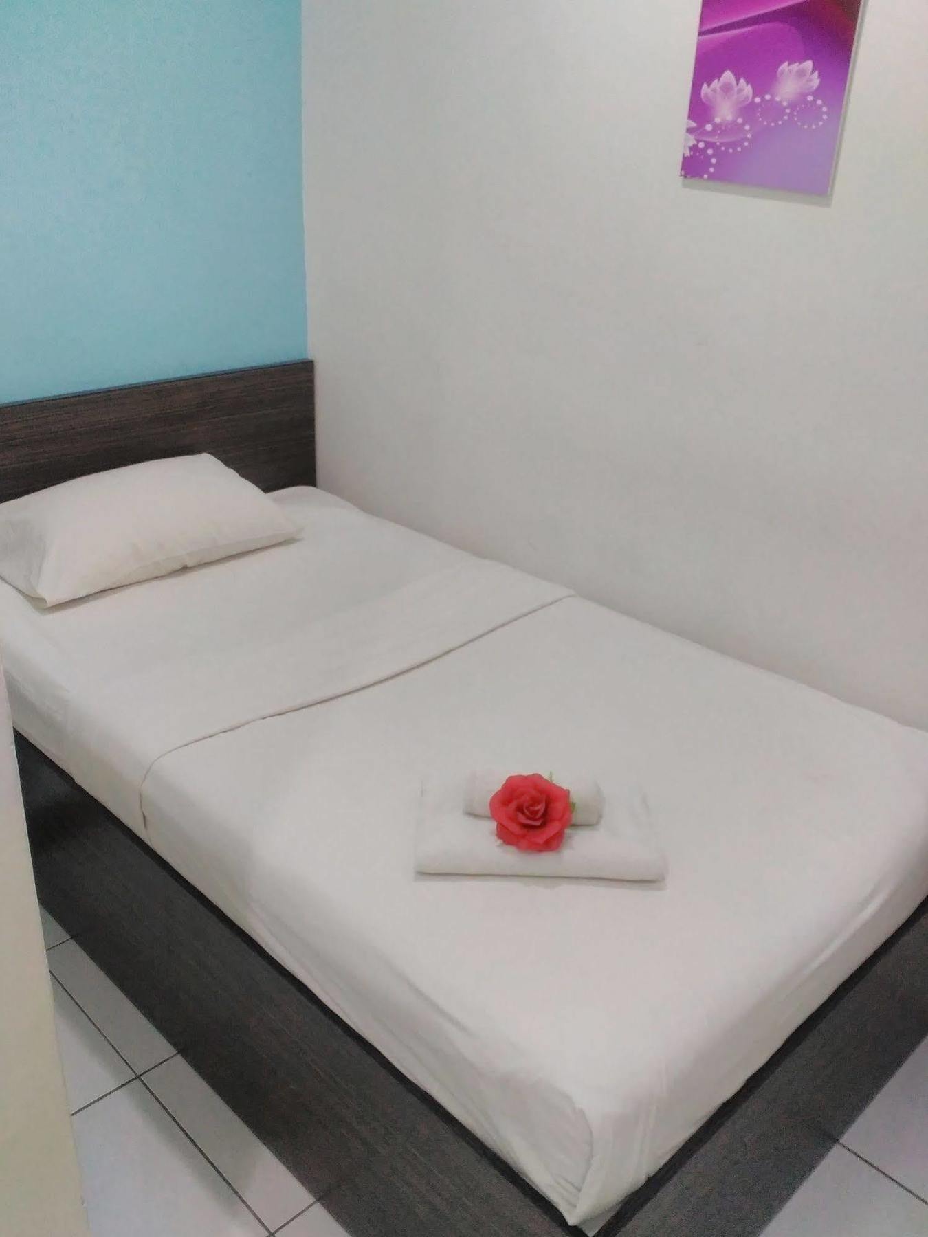 Hotel Checkedinn Ипох Экстерьер фото
